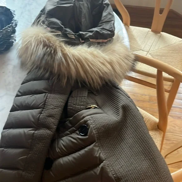 Burberry winter coat - Picture 2 of 9